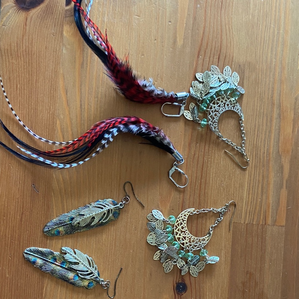 Bohemian Feather Earrings Set with Gold Accents